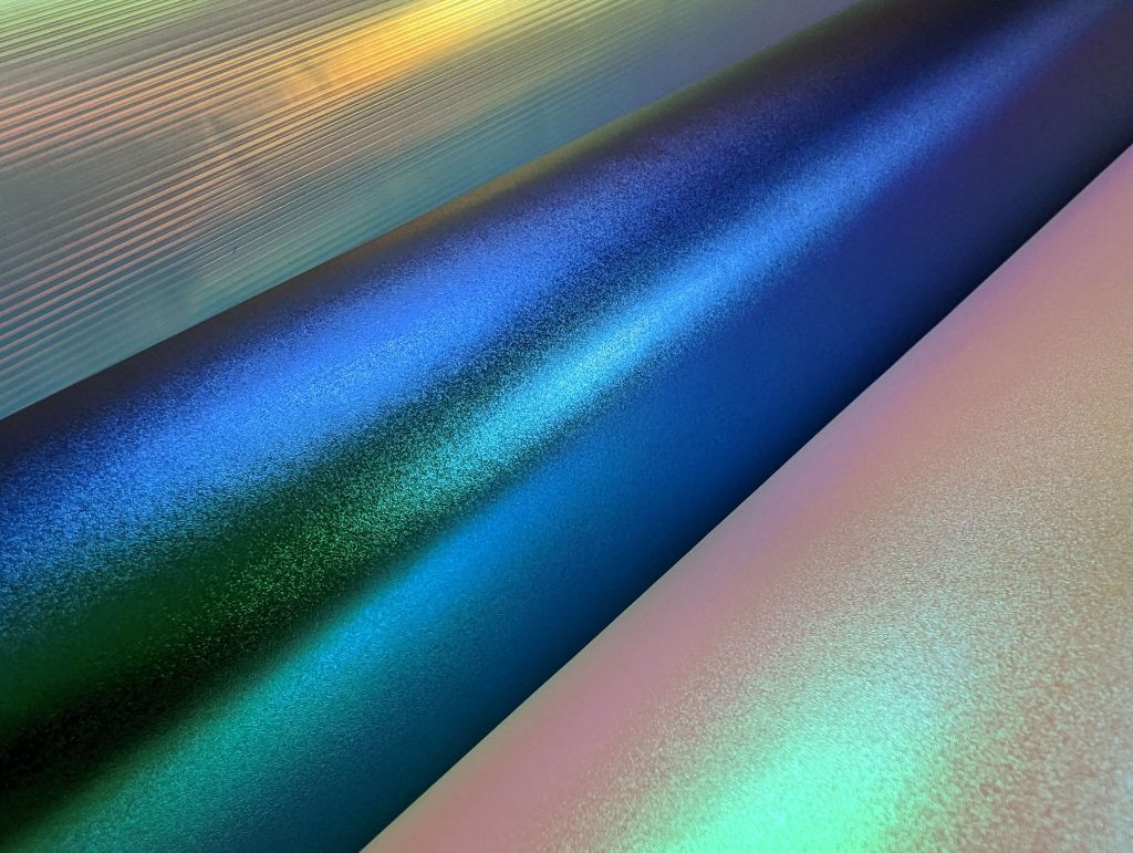 Metallic Finishes for Luxurious and Glamorous Interiors 24 Metallic Finishes UMI Hologram Collection Rolls
