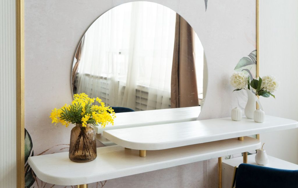 Creative Interior Design Ideas for Small Office Space 6 Small office design ideas: use mirrors