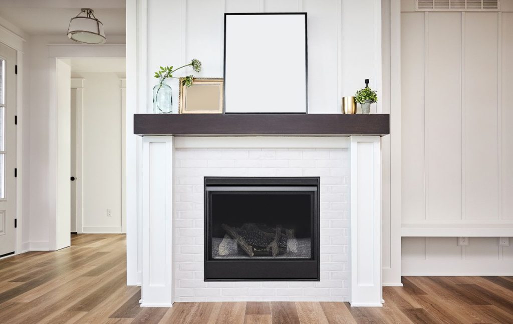 Fireplace Design Ideas: Materials, Colors, Design Styles 9 Different height of décor pieces you use for the mantel can be benefitial.