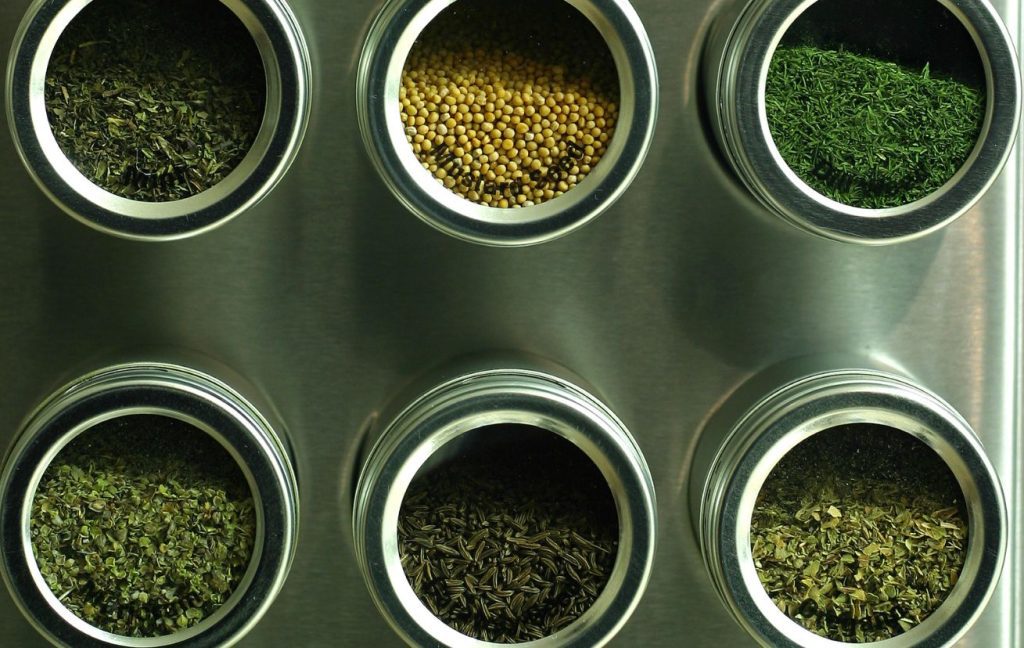 20 Great Small Kitchen Design Ideas 17 Magnetic spice rack