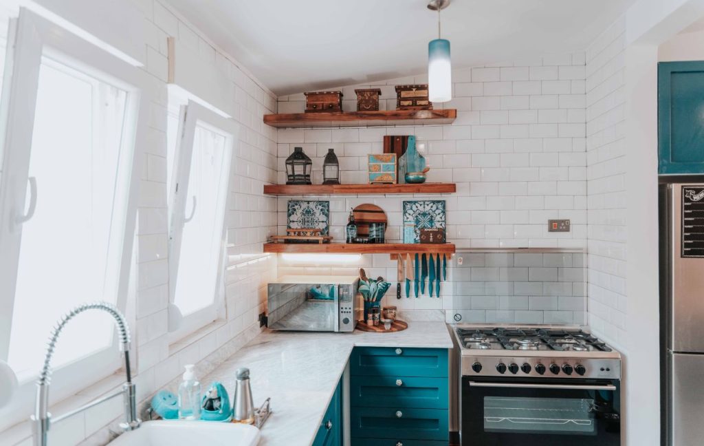 20 Great Small Kitchen Design Ideas 3 Install floating shelves in a small kitchen