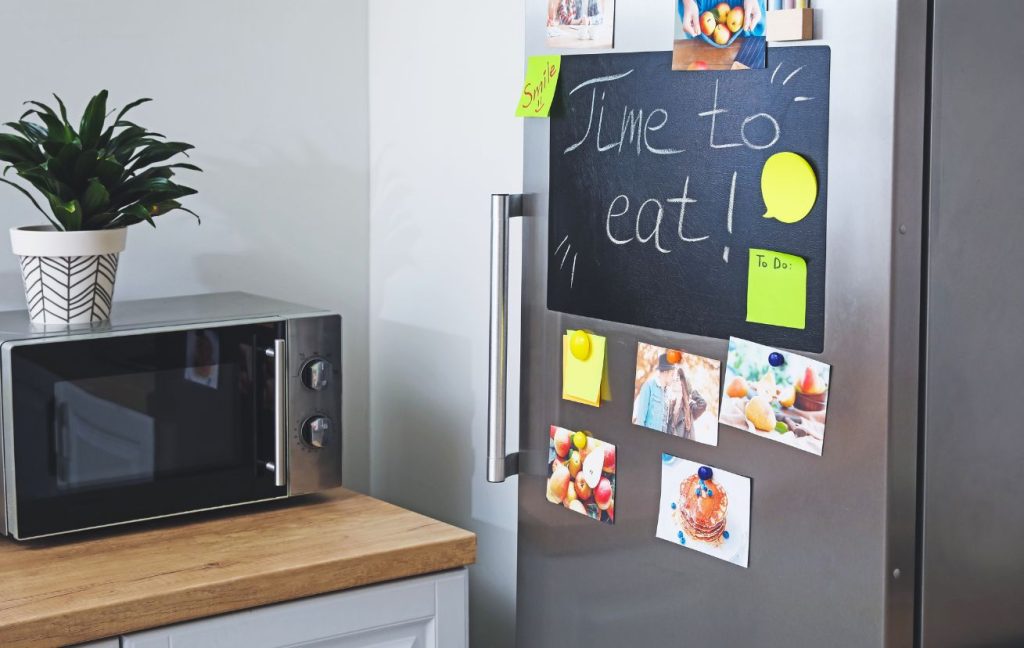 20 Great Small Kitchen Design Ideas 21 Chalkboard in the kitchen