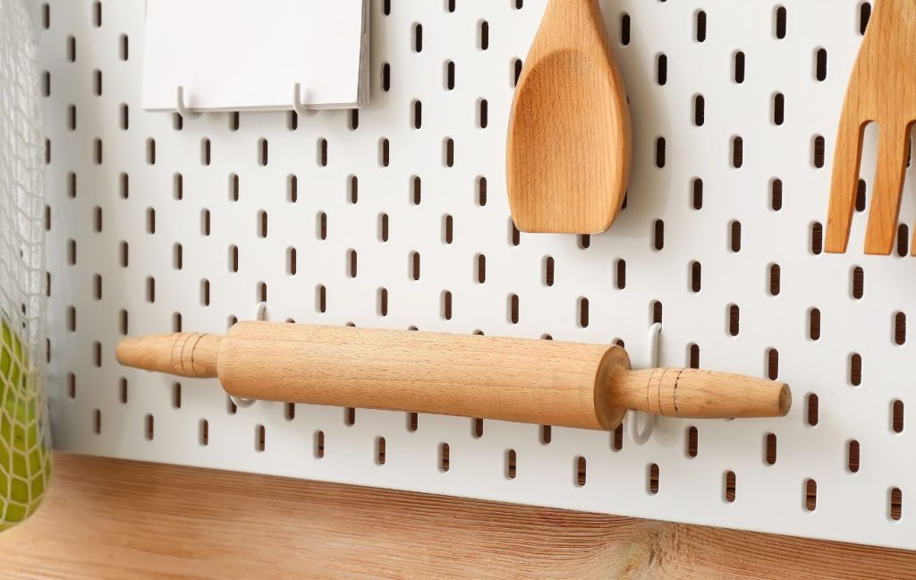 20 Great Small Kitchen Design Ideas 6 A pegboard for the vertical storage in a small kitchen