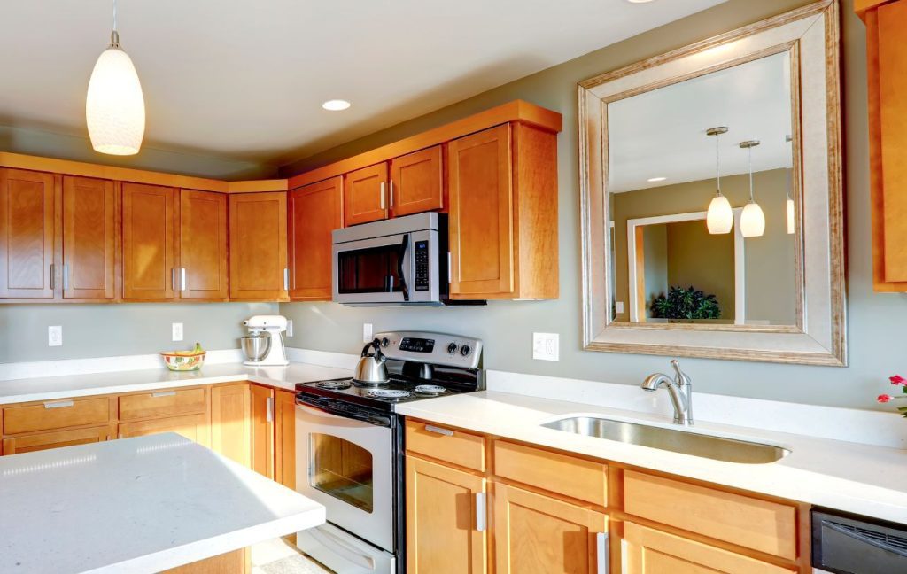 20 Great Small Kitchen Design Ideas 9 Hang a mirror in the small kitchen