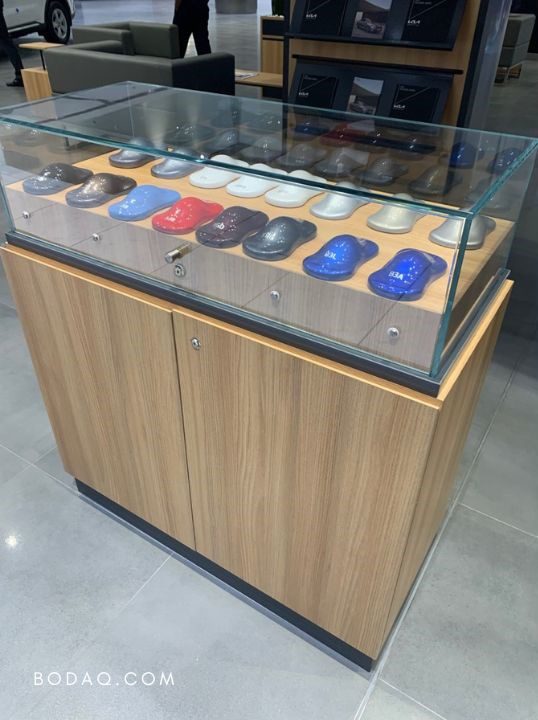 The store display cabinet wrapped with SPW67
