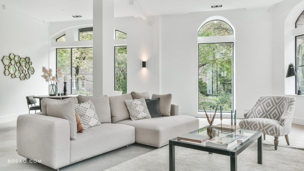 What to Do with Columns in Your House 19 What to do with the column in your house? Choose materials that go well together or use the same color for the column, ceiling and flooring,