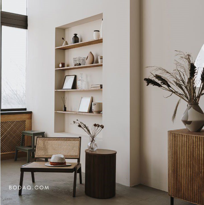 What to Do with Columns in Your House 16 Shelves between columns