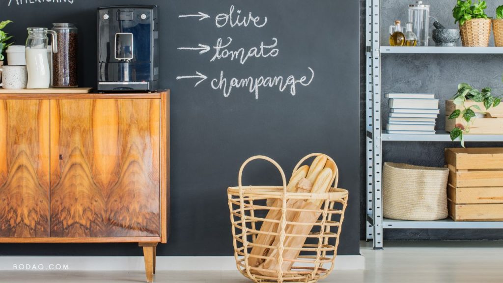 Simple Kitchen Wall Décor Ideas 9 Add chalkboard or chalk paint to you kitchen wall