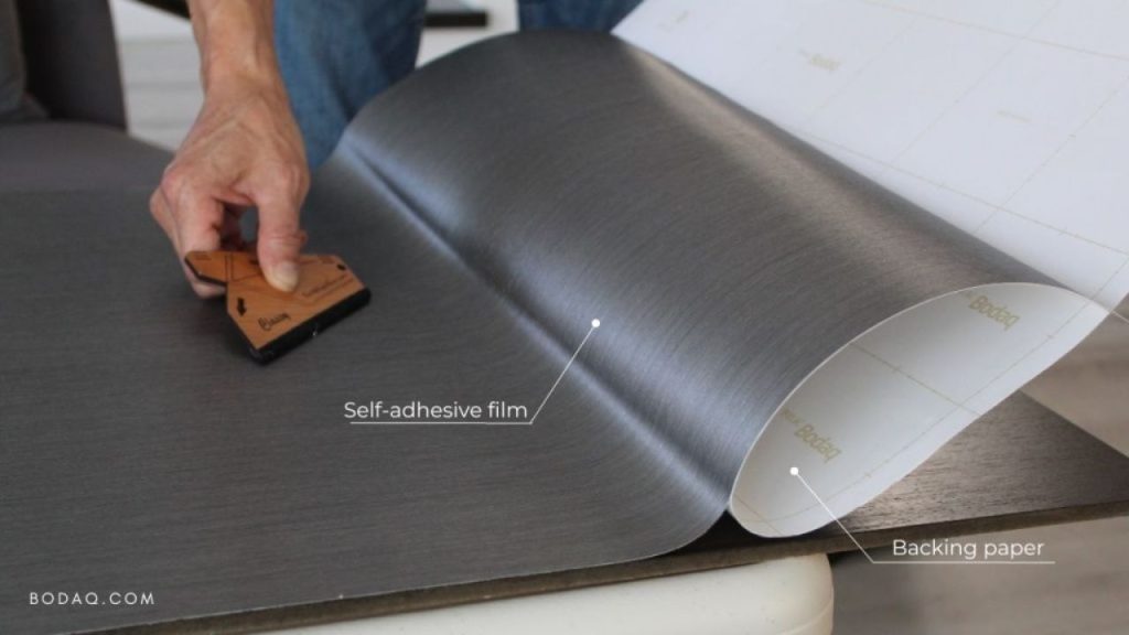 Refinishing solution